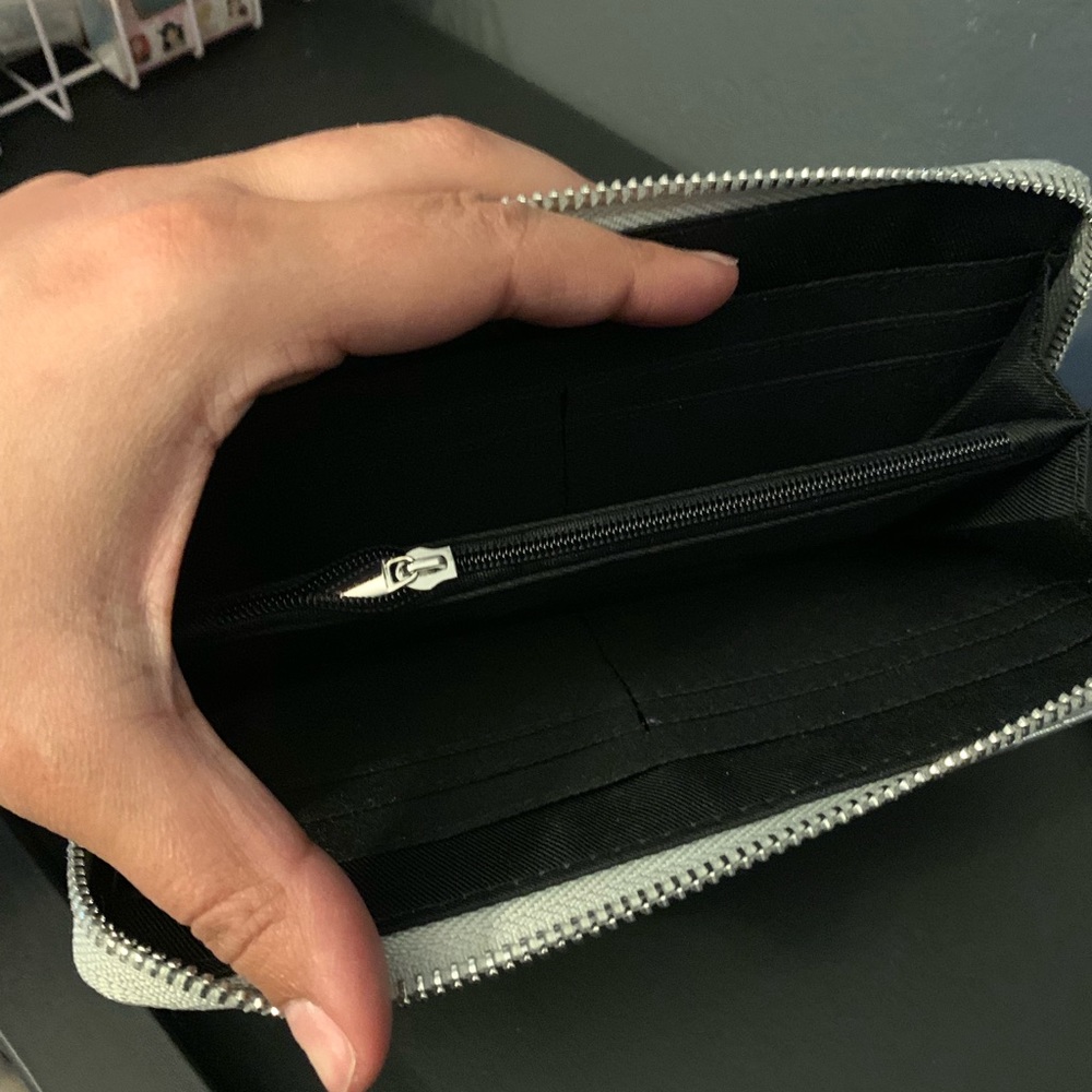 Silver Wallet - Picture 6 of 6